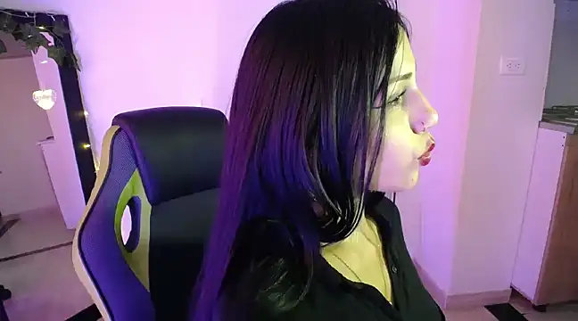 Snapshot of Karina_KloudOne chatting on 14, 1, 2025 Karina KloudOne online show from 14, 1, 2025