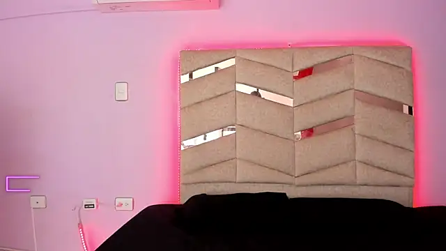 Snapshot of RubiSharqui_ chatting on 24, 10, 2025 RubiSharqui online show from 24, 10, 2025