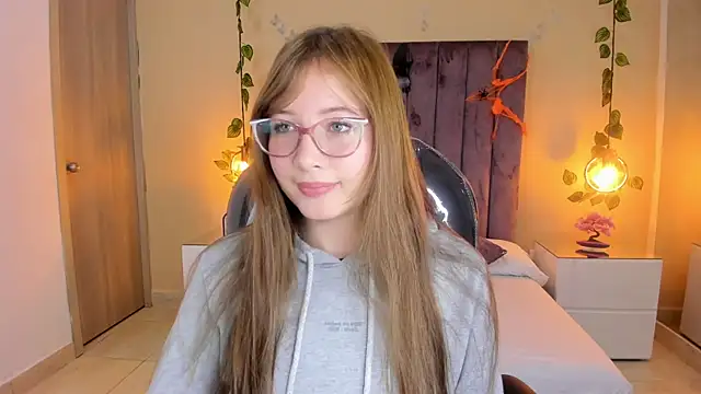 Snapshot of Dahlia_Rousse chatting on 15, 10, 2025 Dahlia Rousse online show from 15, 10, 2025