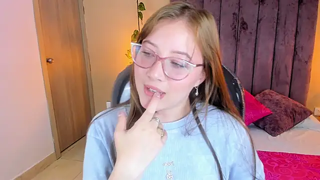 Snapshot of Dahlia_Rousse chatting on 23, 10, 2025 Dahlia Rousse online show from 23, 10, 2025