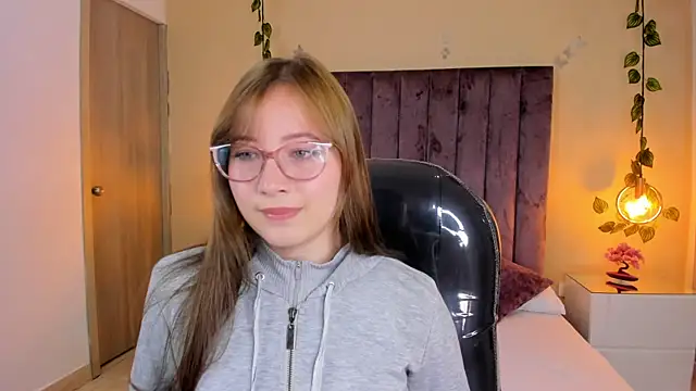 Snapshot of Dahlia_Rousse chatting on 27, 10, 2025 Dahlia Rousse online show from 27, 10, 2025