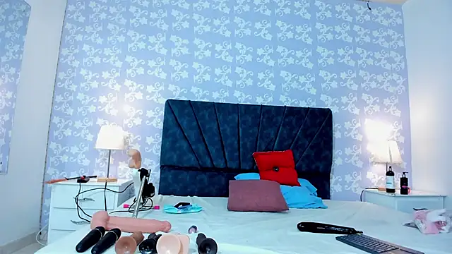 SalomeSimonz online show from 28, 10, 2025