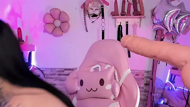 Snapshot of amyswallow7 chatting on 15, 11, 2025 amyswallow7 online show from 15, 11, 2025