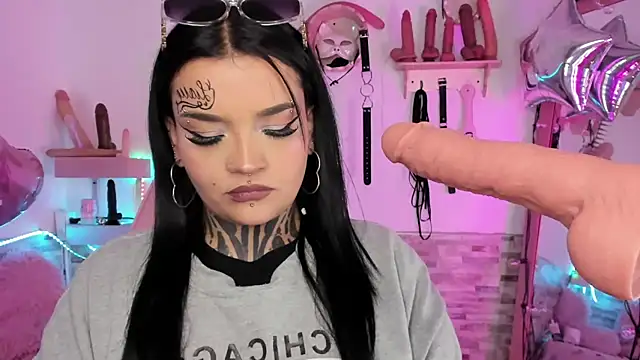 Snapshot of amyswallow7 chatting on 16, 11, 2025 amyswallow7 online show from 16, 11, 2025