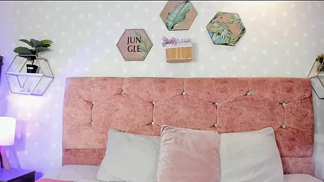 Elise-Leyton online show from 9, 3, 2025