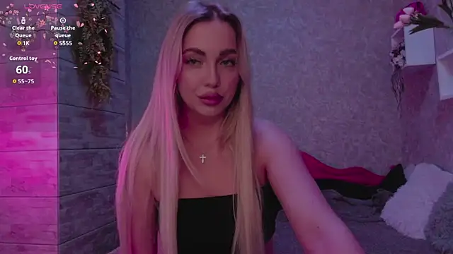 Snapshot of Mika_Rayy chatting on 10, 9, 2025 Mika Rayy online show from 10, 9, 2025