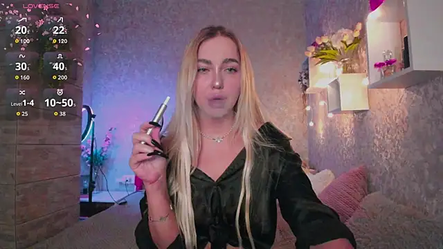 Snapshot of Mika_Rayy chatting on 21, 11, 2025 Mika Rayy online show from 21, 11, 2025