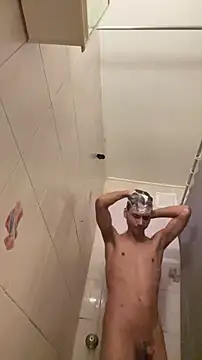 Snapshot of TyroneeDE chatting on 2, 12, 2025 TyroneeDE online show from 2, 12, 2025