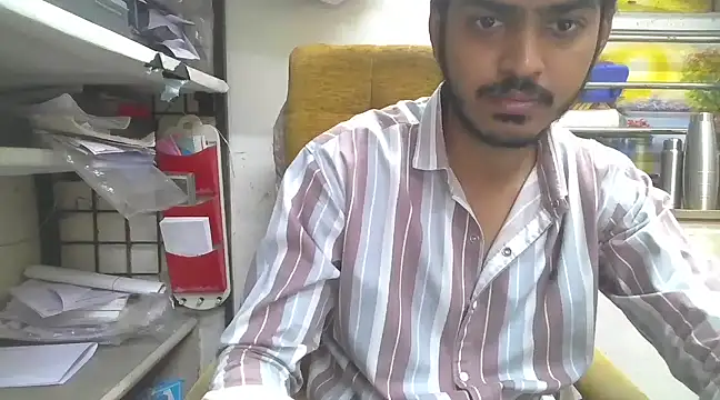 cute modell online show from 25, 2, 2025