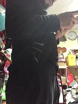 leonardohot1987 online show from 4, 2, 2025