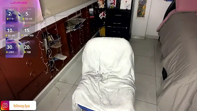 B0nnie H0ney online show from 13, 2, 2025