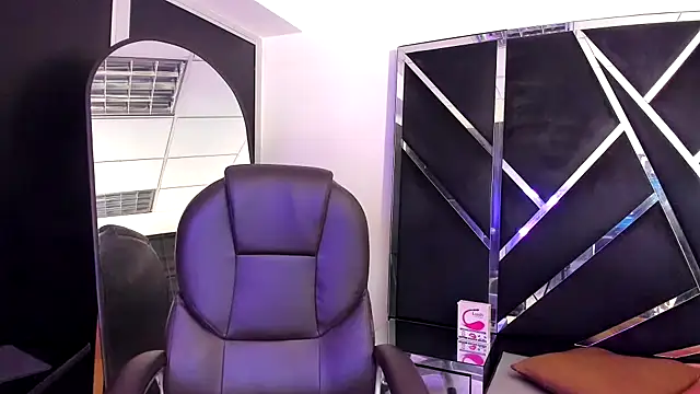 Snapshot of Salmaportman69 chatting on 21, 10, 2025 Salmaportman69 online show from 21, 10, 2025