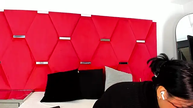 Salmaportman69 online show from 7, 3, 2026