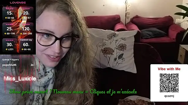 Snapshot of Miss_luxiole chatting on 5, 10, 2025 Miss luxiole online show from 5, 10, 2025