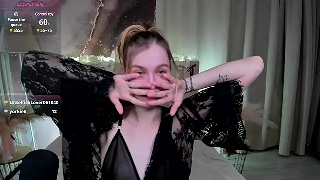 Molly Pink  online show from 25, 2, 2025