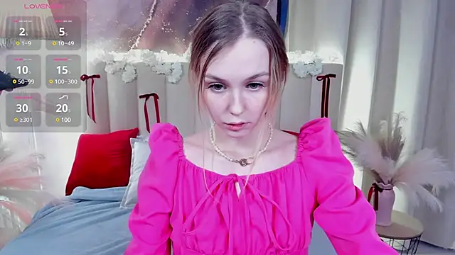 Molly Pink  online show from 21, 3, 2025