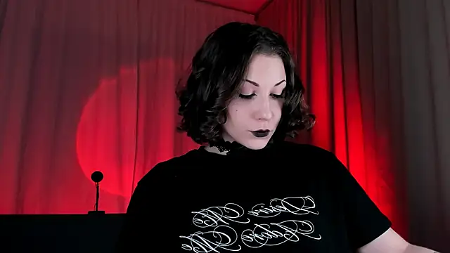 Eva Moss  online show from 22, 10, 2025