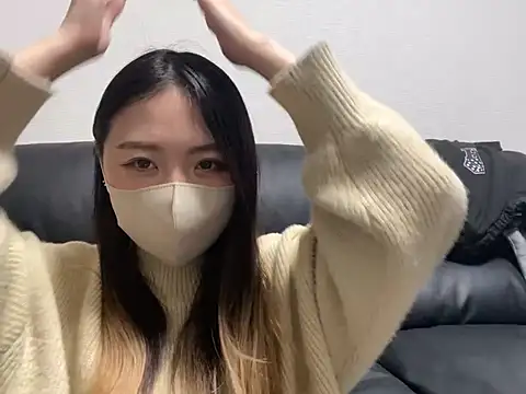 Snapshot of yazawa_oO chatting on 5, 3, 2025 yazawa oO online show from 5, 3, 2025