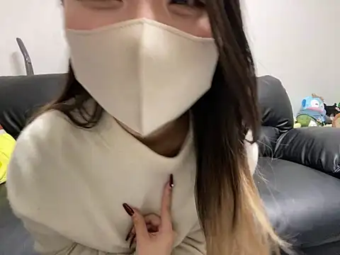 Snapshot of yazawa_oO chatting on 8, 3, 2025 yazawa oO online show from 8, 3, 2025