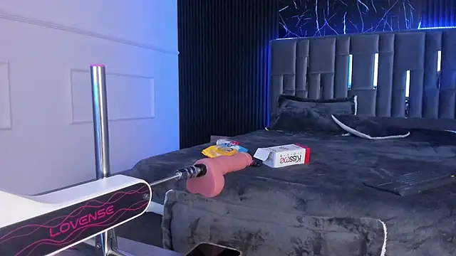 Thaliiajones online show from 27, 1, 2025