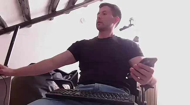 Snapshot of hairyncuteass chatting on 11, 1, 2025 hairyncuteass online show from 11, 1, 2025