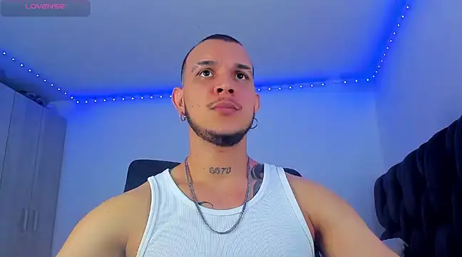 Snapshot of austinoficial chatting on 14, 2, 2025 austinoficial online show from 14, 2, 2025