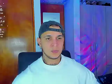 Snapshot of austinoficial chatting on 8, 9, 2025 austinoficial online show from 8, 9, 2025