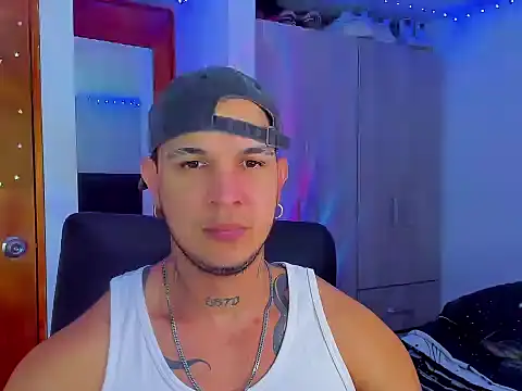 Snapshot of austinoficial chatting on 11, 9, 2025 austinoficial online show from 11, 9, 2025