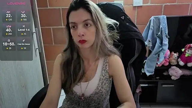 Snapshot of Princezzlove3 chatting on 8, 10, 2025 Princezzlove3 online show from 8, 10, 2025