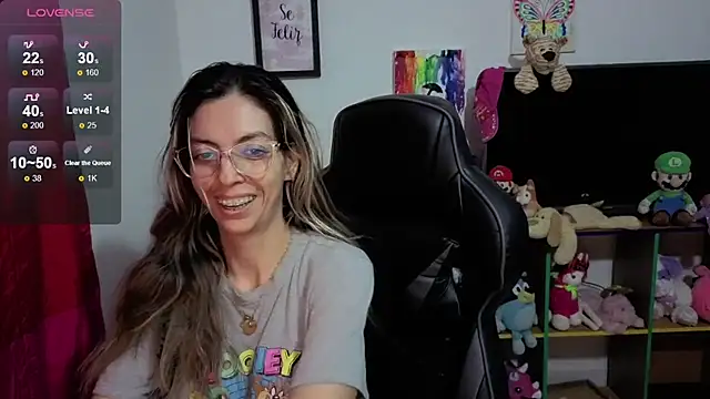 Snapshot of Princezzlove3 chatting on 30, 10, 2025 Princezzlove3 online show from 30, 10, 2025