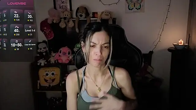 Snapshot of Princezzlove3 chatting on 15, 11, 2025 Princezzlove3 online show from 15, 11, 2025