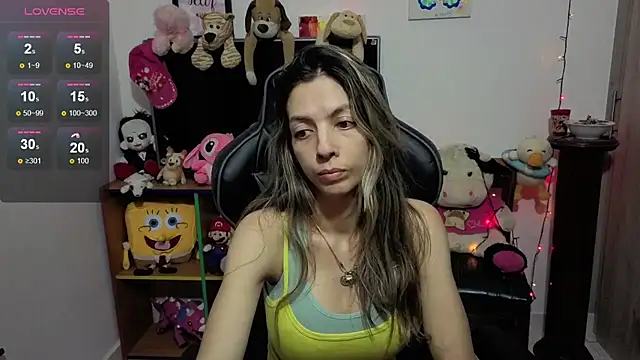 Snapshot of Princezzlove3 chatting on 16, 11, 2025 Princezzlove3 online show from 16, 11, 2025