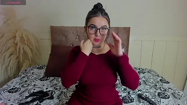 Natashawool1 online show from 6, 2, 2025