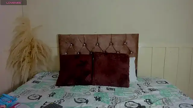 Natashawool1 online show from 19, 2, 2025