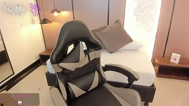 lilly ass  online show from 8, 10, 2025