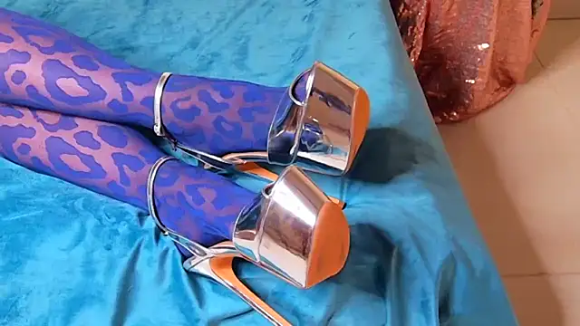 Snapshot of --SUNNY-- chatting on 7, 11, 2025 --SUNNY-- online show from 7, 11, 2025