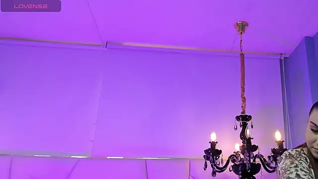 Aitana Hilton  online show from 8, 10, 2025