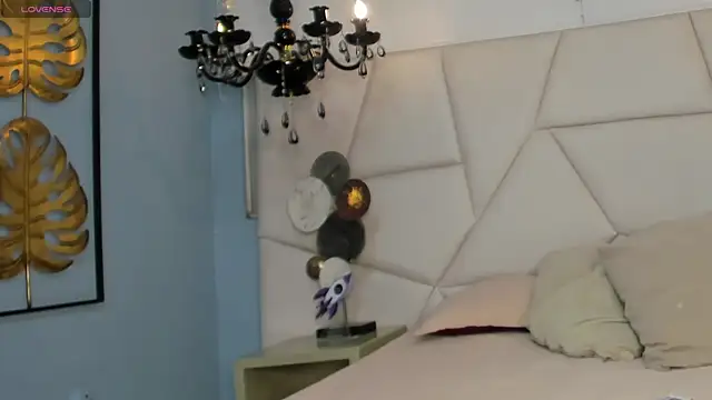 Aitana Hilton  online show from 25, 10, 2025