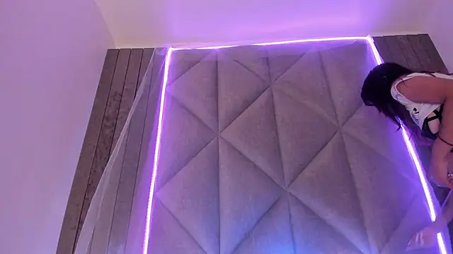 SabrinaSpell  online show from 23, 2, 2025