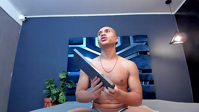 bruno cavalli online show from 17, 2, 2025