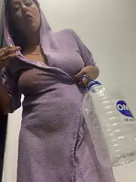 Snapshot of Miss__Melody chatting on 1, 2, 2025 Miss Melody online show from 1, 2, 2025