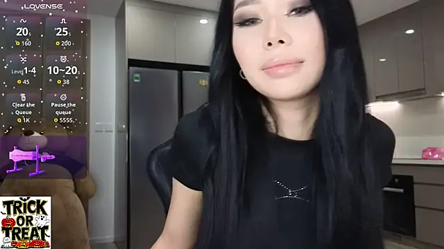 asianqueeny online show from 1, 11, 2025