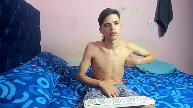 Snapshot of Latinos_2001 chatting on 15, 2, 2026 Latinos 2001 online show from 15, 2, 2026