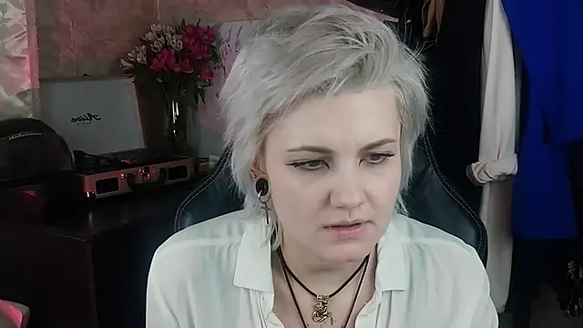 Snapshot of EvaBrownie chatting on 11, 2, 2025 EvaBrownie online show from 11, 2, 2025