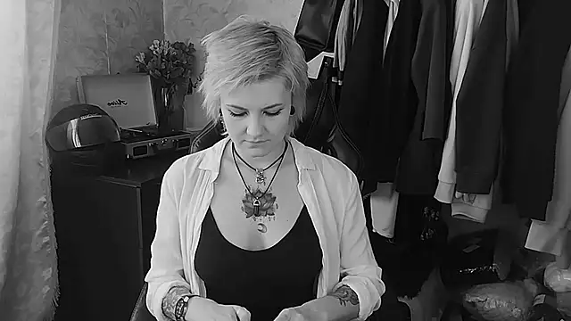 Snapshot of EvaBrownie chatting on 18, 2, 2025 EvaBrownie online show from 18, 2, 2025