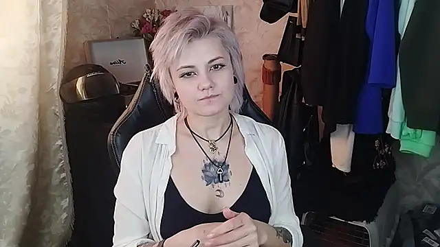 Snapshot of EvaBrownie chatting on 18, 2, 2025 EvaBrownie online show from 18, 2, 2025
