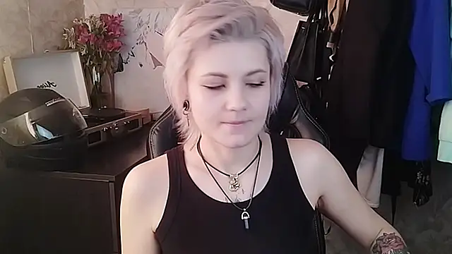 Snapshot of EvaBrownie chatting on 24, 2, 2025 EvaBrownie online show from 24, 2, 2025