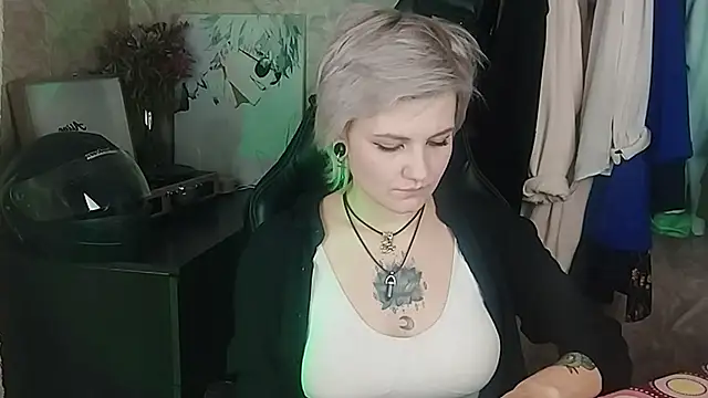 Snapshot of EvaBrownie chatting on 27, 2, 2025 EvaBrownie online show from 27, 2, 2025