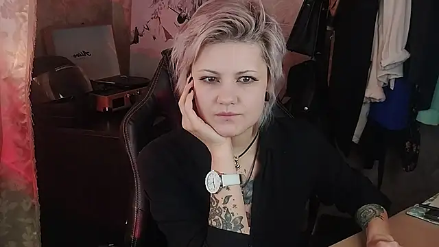 Snapshot of EvaBrownie chatting on 9, 3, 2025 EvaBrownie online show from 9, 3, 2025