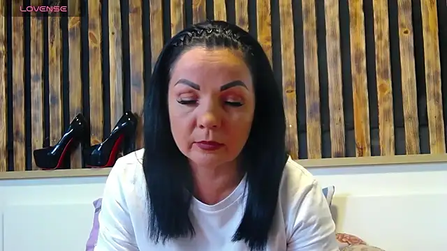 Tory Lovi online show from 11, 10, 2025